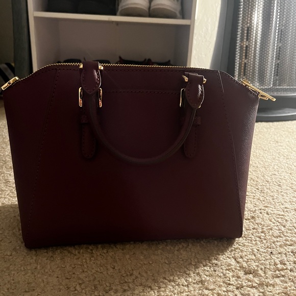 michael kors handbag - Picture 2 of 5